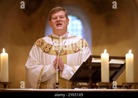 Stephan Burger beim Gottesdienst zur Herbst-Vollversammlung der Deutschen Bischofskonferenz in der Michaelskirche. Fulda, 24.09.2024 *** Stephan Burger im Rahmen der Herbstversammlung der Deutschen Bischofskonferenz in St. Michaels Kirche, Fulda, 24 09 2024 Foto:XP.xBackx/xFuturexImagex gottesdienst 4920 Stockfoto