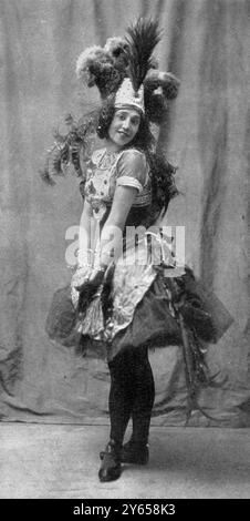 Die russische Ballerina Tamara Karsavina ist hier im Kostüm zu sehen und erscheint in L'Oiseau de Feu im Covent Garden in London . 15. Juni 1912 Stockfoto