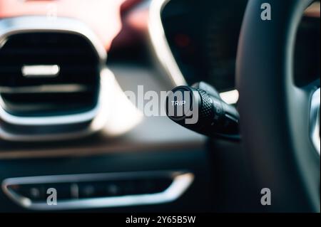 Auslöseschalter im modernen Auto. Hochwertige Fotos Stockfoto