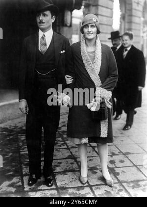 Herr Oswald Mosley , Abgeordneter und Lady Mosley während ihres Besuchs in Berlin , Deutschland . 30. Januar 1928 Stockfoto