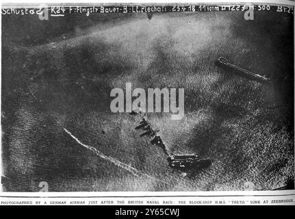 Deutsche Luftaufnahmen des Zeebrugge-Überfalls : die britischen Blockschiffe das Blockschiff HMS Thetis sank 1918 in Zeebrugge Stockfoto