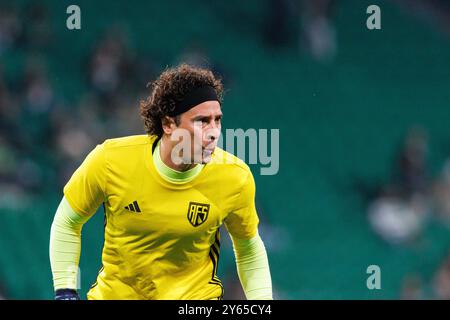 Lissabon, Portugal. September 2024. Guillermo Ochoa (AVS) wurde während des Spiels der Liga Portugal zwischen den Teams Sporting CP und AVS Futebol SAD im Estadio Jose Alvalade gesehen. Endpunktzahl 3:0 (Foto: Maciej Rogowski/SOPA Images/SIPA USA) Credit: SIPA USA/Alamy Live News Stockfoto