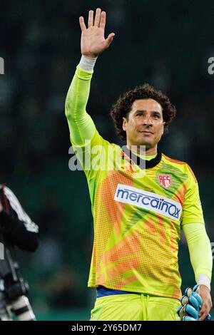 Lissabon, Portugal. September 2024. Guillermo Ochoa (AVS) wurde während des Spiels der Liga Portugal zwischen den Teams Sporting CP und AVS Futebol SAD im Estadio Jose Alvalade gesehen. Endpunktzahl 3:0 (Foto: Maciej Rogowski/SOPA Images/SIPA USA) Credit: SIPA USA/Alamy Live News Stockfoto