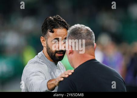 Lissabon, Portugal. September 2024. (L-R) Ruben Amorim (Sporting CP) und Vitor Campelos (AVS) im Spiel der Liga Portugal zwischen den Teams Sporting CP und AVS Futebol SAD im Estadio Jose Alvalade. Endpunktzahl 3:0 (Foto: Maciej Rogowski/SOPA Images/SIPA USA) Credit: SIPA USA/Alamy Live News Stockfoto