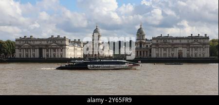 London, Großbritannien. August 2024. UBER Boot geht am 23. September 2024 am National Maritime Museum in Greenwich vorbei. Credit: Action Foto Sport/Alamy Live News Stockfoto