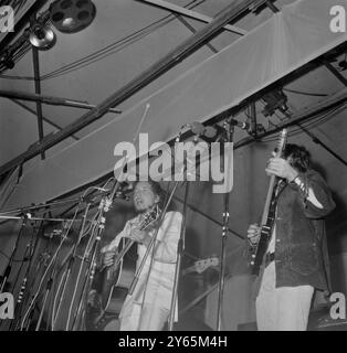 Bob Dylan tritt beim Isle of Wight Pop Festival auf. Ryde, Isle of Wight, England - 1. September 1969 Stockfoto