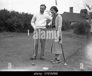 Die Open Scratch Mixed Four im Worplesdon Golf Club. Herr HG Bentley mit Mademoiselle Y Rapferer . 1936 Stockfoto