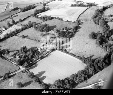 Luftaufnahme von Drive Cottage, Hever, Kent, England 15. September 1962 Stockfoto