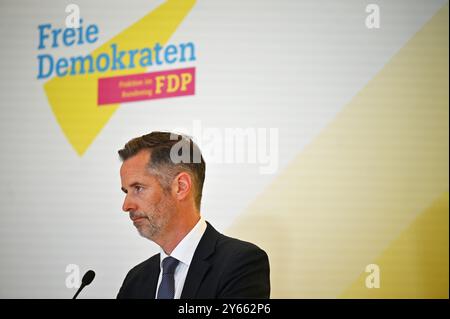 Berlin, Deutschland. September 2024. Christian Dürr, Fraktionsvorsitzender der FDP, gibt eine Erklärung im Berliner Reichstag ab. Quelle: Anna Ross/dpa/Alamy Live News Stockfoto
