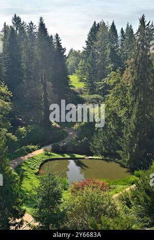 Pruhonice Park und Schlosskomplex, nationales Kulturdenkmal und UNESCO-Weltkulturerbe, einer der schönsten Parks in Prag, Tschechische Republi Stockfoto