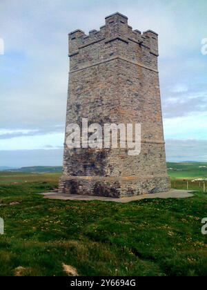 Schottland - The Orkneys - Ein Turm , der von den Menschen von Orkney errichtet wurde , um Earl Kitchener vom 24 . Juni 1850 bis 5 . Juni 1916 zu gedenken , der ein britischer Feldmarschall , Statesman und Diplomat war . ©TopFoto / Alan Smith Stockfoto