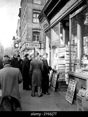 Ein kontinentales Buchladen in der Frith Street, London, Soho - 19. März 1956 Stockfoto