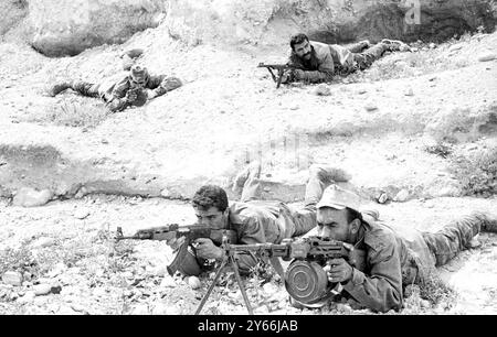 Das Aufstrebende Arabische Kommando. Das Fedayeen (arabisches Kommando) ist eine wichtige Streitmacht im Nahen Osten. Im elften Monat seit dem Arabischen Israelischen Krieg am 7. Mai 1968 zeigt das Bild verschiedene Phasen ihrer Ausbildung Stockfoto