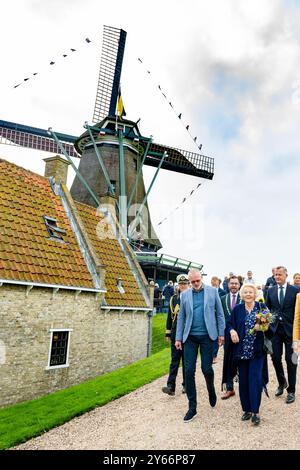 Medemblik, Niederlande, 2024 2011-09-24 14:00:06 MEDEMBLIK, 24-09-2024, Mehlmühle de HerderPrincess Beatrix bei der Wiedereröffnung der Mehlmühle de Herder in Medemblik. Prinzessin Beatrix ist die Patronin von de Hollandsche Molen, einem Verein, der sich für den Erhalt von Mühlen in den Niederlanden einsetzt. FOTO: NLBeeld/Patrick van EMST Credit: NL Beeld / Patrick van EMST Stockfoto