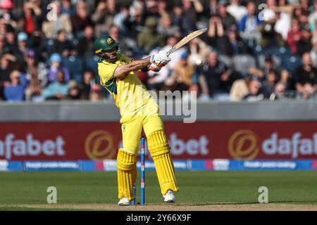 Glenn Maxwell aus Australien schlägt während des dritten Metro Bank One Day International Match England gegen Australien im Seat Unique Riverside, Chester-le-Street, Großbritannien, 24. September 2024 (Foto: Mark Cosgrove/News Images) Stockfoto