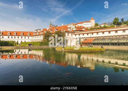 PRAG, TSCHECHISCHE REPUBLIK - 8. MAI 2023: Schlosspark Wallenstein. Stockfoto