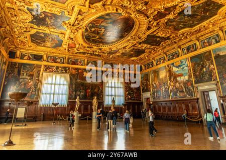 Kammer des Großen Rates im Dogenpalast, die größte und majestätischste Kammer im Palazzo Ducale in Venedig, italien Stockfoto