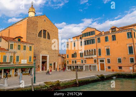 Chiesa di San Pantalon Martyre , eine Kirche mit einem riesigen Deckenfresko von Gianantonio Fumiani in Campo San Pantalon in Dorsoduro, Venedig, Italien Stockfoto