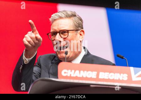 Liverpool, Großbritannien. SEPTEMBER 2024. Keir Starmer, Premierminister des Vereinigten Königreichs, spricht bei der Schlagzeilenrede der Labour Party-Konferenz. Credit Milo Chandler/Alamy Live News Stockfoto