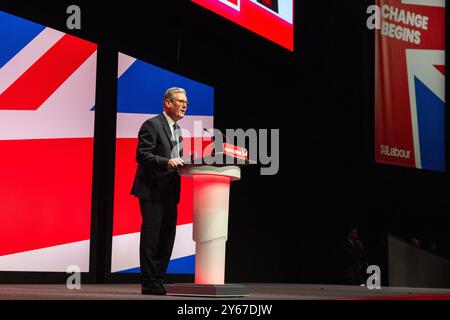 Liverpool, Großbritannien. SEPTEMBER 2024. Keir Starmer, Premierminister des Vereinigten Königreichs, spricht bei der Schlagzeilenrede der Labour Party-Konferenz. Credit Milo Chandler/Alamy Live News Stockfoto