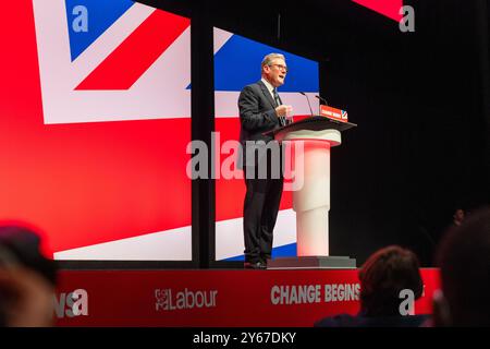 Liverpool, Großbritannien. SEPTEMBER 2024. Keir Starmer, Premierminister des Vereinigten Königreichs, spricht bei der Schlagzeilenrede der Labour Party-Konferenz. Credit Milo Chandler/Alamy Live News Stockfoto