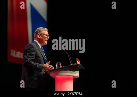 Liverpool, Großbritannien. SEPTEMBER 2024. Keir Starmer, Premierminister des Vereinigten Königreichs, spricht bei der Schlagzeilenrede der Labour Party-Konferenz. Credit Milo Chandler/Alamy Live News Stockfoto