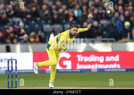 Chester Le Street, Großbritannien. September 2024. Glenn Maxwell aus Australien liefert den Ball während des dritten Metro Bank One Day International Match England gegen Australien am 24. September 2024 im SEAT Unique Riverside, Chester-le-Street, Großbritannien (Foto: Mark Cosgrove/News Images) in Chester-le-Street, Großbritannien am 24. September 2024. (Foto: Mark Cosgrove/News Images/SIPA USA) Credit: SIPA USA/Alamy Live News Stockfoto