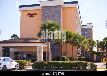 Fotos, die kürzlich bei einem Besuch am Florida Beach während des Aufenthalts im Hampton Inn gemacht wurden. Kunst an der Wand, Fotos vom Balkon und am Strand Stockfoto