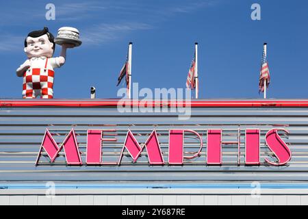 Villefranche, Frankreich - 9. Juli 2020: Memphis ist eine französische Restaurantkette, die 2009 gegründet wurde und von der amerikanischen Kultur inspiriert wurde Stockfoto