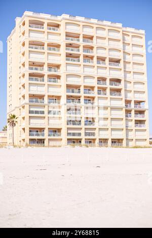 Fotos, die kürzlich bei einem Besuch am Florida Beach während des Aufenthalts im Hampton Inn gemacht wurden. Kunst an der Wand, Fotos vom Balkon und am Strand Stockfoto