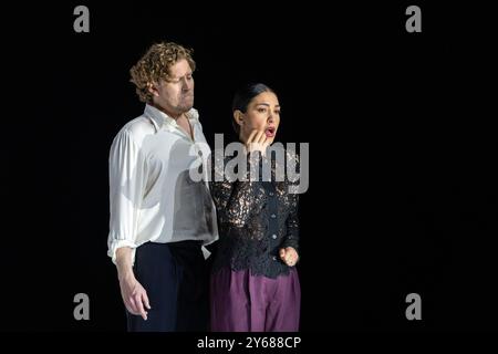 Gordon Bintner (Eugene Onegin), Kristina Mkhitaryan (Tatyana) in EUGENE ONEGIN an der Royal Opera, Covent Garden, London WC2 24/09/2024 Musik: Pyotr Stockfoto