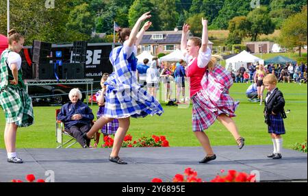 Highland Dancing im Glenurquhart Highland Gathering and Games, Drumnadrochit Stockfoto