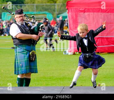 Highland Dancing im Glenurquhart Highland Gathering and Games, Drumnadrochit Stockfoto