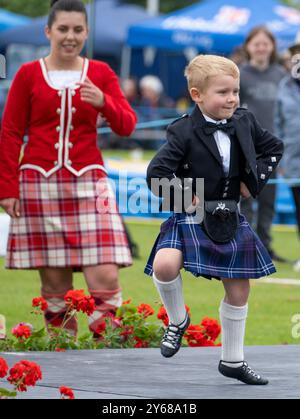 Highland Dancing im Glenurquhart Highland Gathering and Games, Drumnadrochit Stockfoto