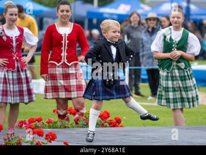 Highland Dancing im Glenurquhart Highland Gathering and Games, Drumnadrochit Stockfoto