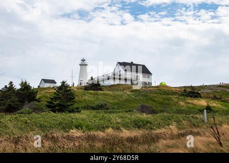 Café und moderner Leuchtturm am Cape Spear Lighthouse National Historic Site in St. John's, Neufundland & Labrador, Kanada Stockfoto