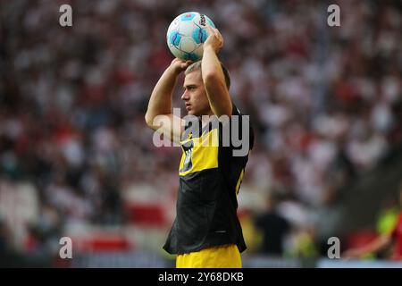 Stuttgart, Deutschland. September 2024. Borussia Dortmunds Julian Ryerson ist beim Fußball-Bundesliga-Spiel gegen den VfB Stuttgart zu sehen Stockfoto