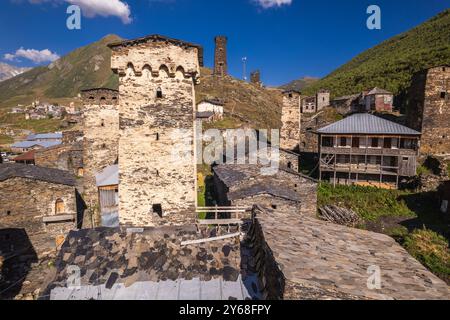 Svaneti Towers im Dorf Ushguli Stockfoto