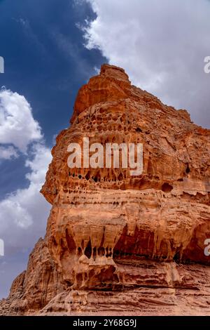 Tadrart Rouge bedeutet Red Mountain. Es handelt sich um einen Gebirgszug im Südosten Algeriens. Die Gegend bietet eine reiche Auswahl an Felskunst. März 2023. (CTK-Foto/ Stockfoto