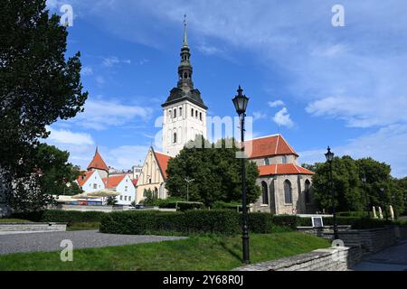 Tallinn, Estland - 24. Juli 2024: St. Nikolaus Kirche und Niguliste Museum in Tallinn, Estland Stockfoto
