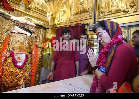 Neu-Delhi, Indien. September 2024. NEW DELHI, INDIEN - 24. SEPTEMBER: Delhi-Chef Atishi besuchte Hanuman Mandir am 24. September 2024 in New Delhi, Indien. (Foto: Sanjeev Verma/Hindustan Times/SIPA USA) Credit: SIPA USA/Alamy Live News Stockfoto