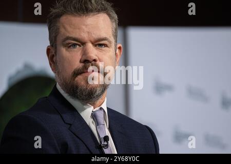 New York, USA. September 2024. Schauspieler Matt Damon, Mitbegründer von Water.org, sitzt auf einer Podiumsdiskussion, als Mike Bloomberg am 24. September 2024 den Earthshot Innovation Summit im Plaza Hotel in New York, NY, ausrichtet. (Foto: Laura Brett/SIPA USA) Credit: SIPA USA/Alamy Live News Stockfoto