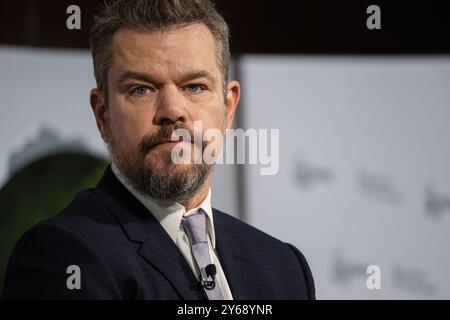 New York, USA. September 2024. Schauspieler Matt Damon, Mitbegründer von Water.org, sitzt auf einer Podiumsdiskussion, als Mike Bloomberg am 24. September 2024 den Earthshot Innovation Summit im Plaza Hotel in New York, NY, ausrichtet. (Foto: Laura Brett/SIPA USA) Credit: SIPA USA/Alamy Live News Stockfoto