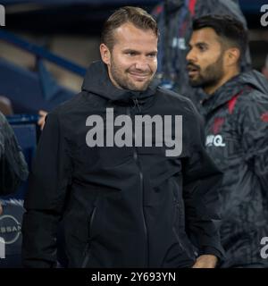 Manchester am Dienstag, den 24. September 2024. Tom Cleverley, Trainer des FC Watford, während des Spiels der dritten Runde des Carabao Cups zwischen Manchester City und Watford im Etihad Stadium, Manchester am Dienstag, den 24. September 2024. (Foto: Mike Morese | MI News) Credit: MI News & Sport /Alamy Live News Stockfoto