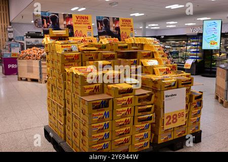 Malmö, Skåne, Schweden. September 2024. In City Gross, einer schwedischen Lebensmittelkette. Marabou-Schokolade. Stockfoto