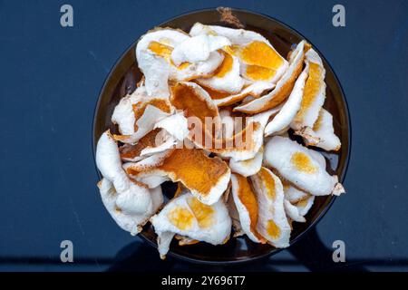 Getrocknete Orangenschalen Stockfoto