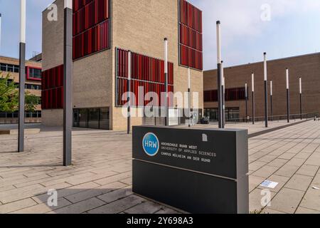 Der Campus der Hochschule Ruhr West, HRW, staatliche Fachhochschule mit ingenieurwissenschaftlicher Ausrichtung, in Mülheim an der Ruhr, NRW, Deutschland Hochschule Ruhr West *** der Campus der Hochschule Ruhr West, HRW, staatliche Fachhochschule mit ingenieurwissenschaftlicher Ausrichtung, in Mülheim an der Ruhr, NRW, Deutschland Ruhr West Hochschule für Angewandte Wissenschaften Stockfoto