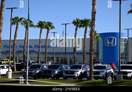 Henderson, USA. September 2024. HENDERSON, NEVADA – 23. SEPTEMBER: Eine Außenansicht des Findlay Honda des Henderson Autohändlers im Valley Auto Mall Händlerkomplex wird am 23. September 2024 in Henderson, Nevada, gesehen. Die Valley Auto Mall wurde 1996 auf einem über 100 Hektar großen Komplex mit 19 Händlern und 24 Automarken eröffnet. (Foto: Bryan Steffy/SIPA USA) Credit: SIPA USA/Alamy Live News Stockfoto