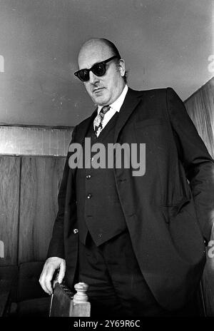 Der argentinische Filmemacher Leopoldo Torre Nilsson in seinem Büro in Buenos Aires, Argentinien, 2. September 1970. Stockfoto