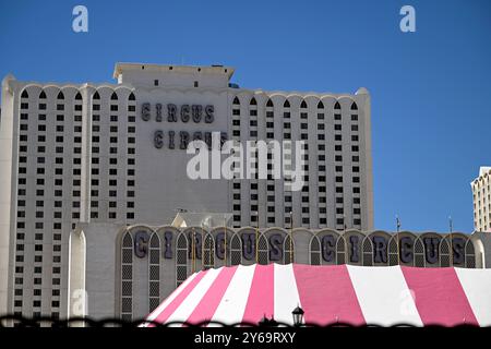 Las Vegas, USA. September 2024. LAS VEGAS, NEVADA - 23. SEPTEMBER: Eine Außenansicht des Circus Circus Hotel & Casino ist am 23. September 2024 in Las Vegas, Nevada zu sehen. Der Circus Circus Las Vegas wurde am 18. Oktober 1968 mit einem Preis von 15 Millionen US-Dollar eröffnet. (Foto: Bryan Steffy/SIPA USA) Credit: SIPA USA/Alamy Live News Stockfoto